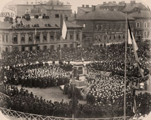 Helsinki. Meeting on city square with monument, circa 1900