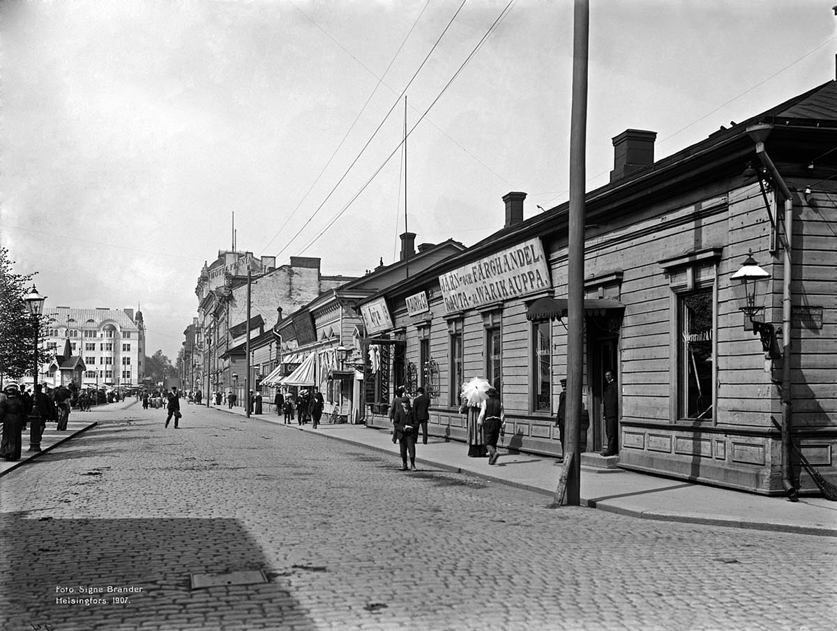 Helsinki. Mikonkatu - Mikon street, Hotel Fennia