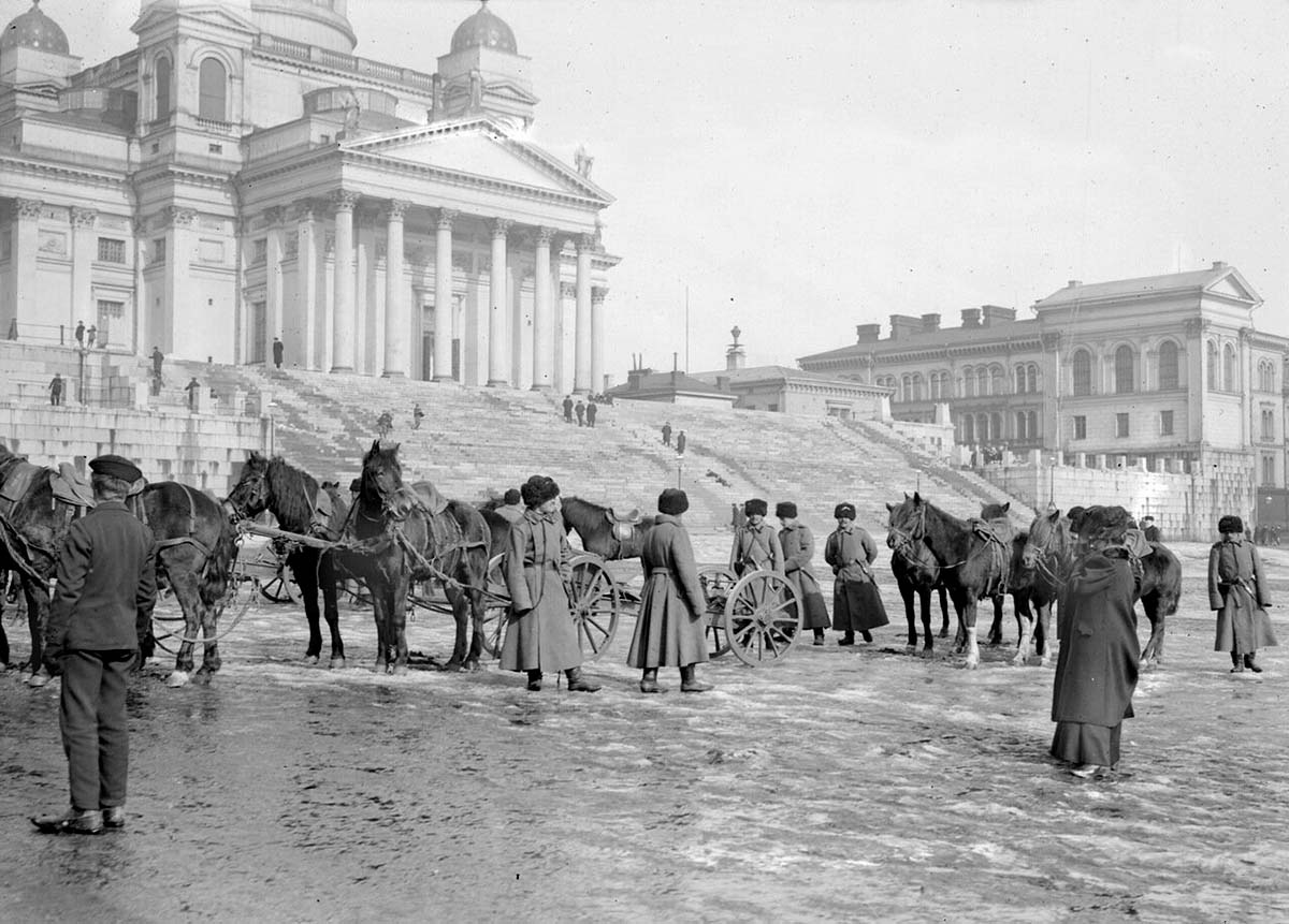 Helsinki. Russian soldiers on Senate Square