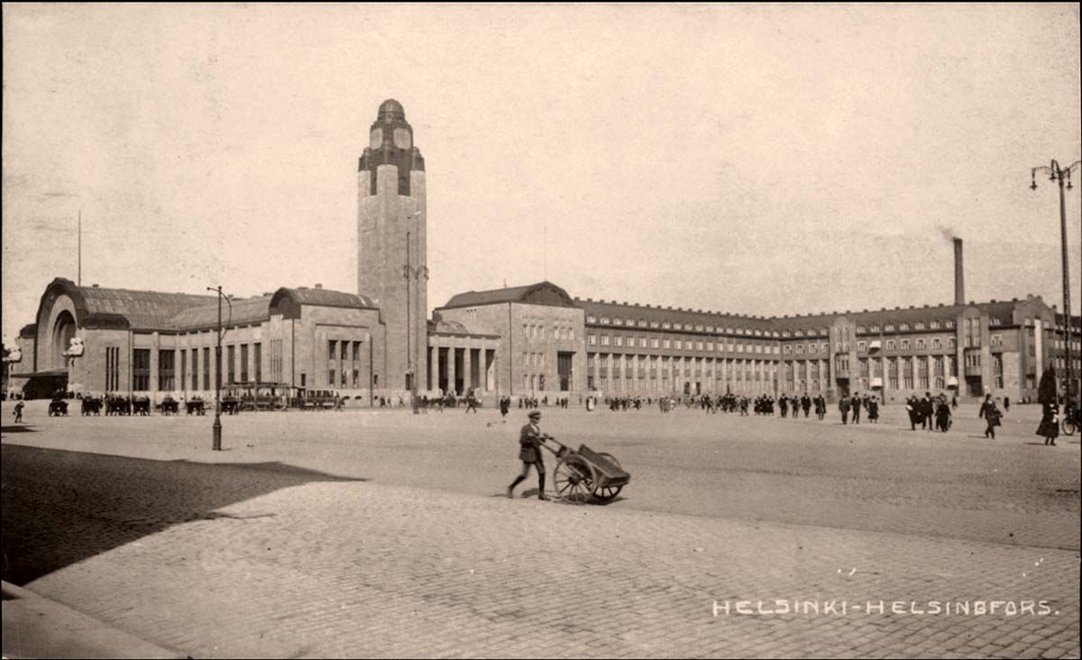 Helsinki. Square front Railway station, 1922