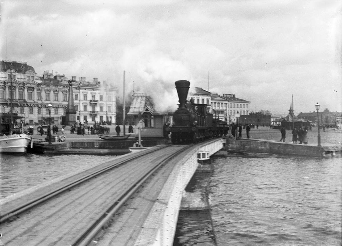 Helsinki. Steam engine on the Market Square, 1900